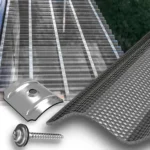 Bausatz graphitfarbene Polycarbonat Wellplatten mit Wabenstruktur als hagelsicheres Welldach, inklusive Befestigungsmaterial.
